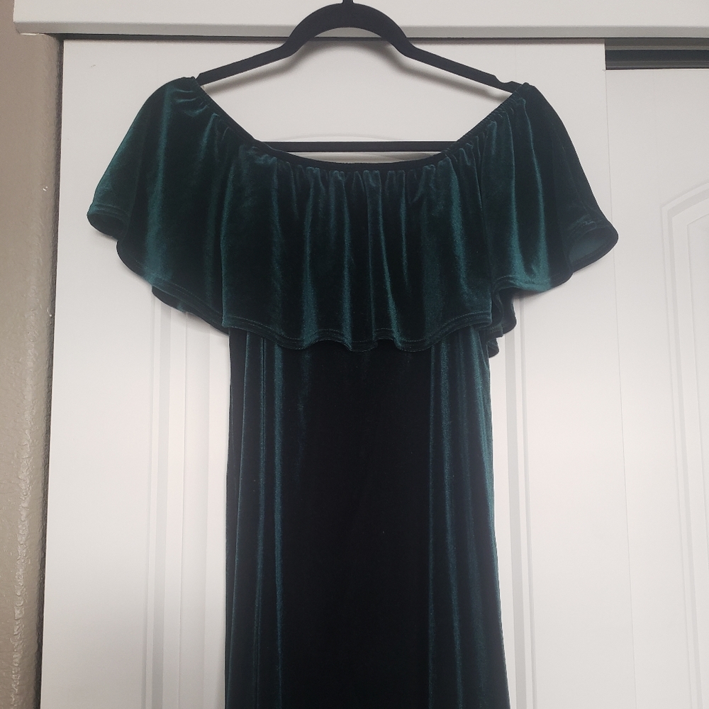 Off Shoulder Velvet Dress